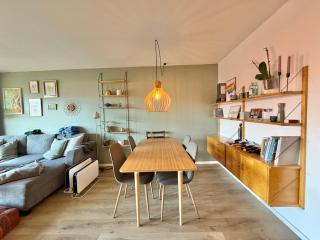 1BR Central Apt with Sunny Balcony - 4