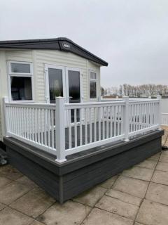 6 Lakeside Retreat Fishing Butlin's Sleeps 6 - 8