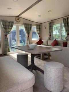 6 Lakeside Retreat Fishing Butlin's Sleeps 6 - 1