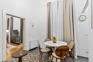 Cozy 1-BR Apartment - Central - 5min to Metro U3 and Stadtpark - 7