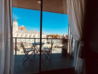 Moderno monoambiente con vista a la ciudad - 1