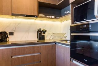 Chic 2BR2BA Haven in the Heart of Las Condes Oasis - 4