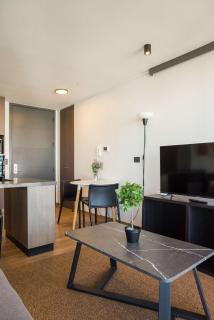 Chic 2BR2BA Haven in the Heart of Las Condes Oasis - 2