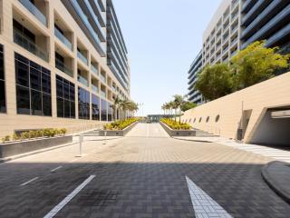 Luxury Sunlit 1BR in Saadiyat Park View - 3