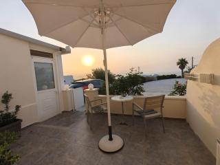 Kiklamino Sunset Suites - 1