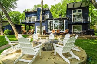 Cedar Creek Lake House wParty Deck & Vast View! - 9