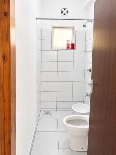Modern and Stylish 2BR Bnb at Buxton Point - 8