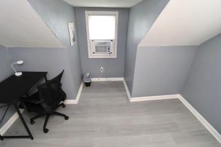 Peaceful Upstairs Room Near BWI Airport - 4