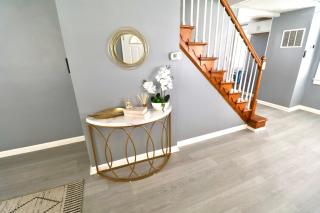 Peaceful Upstairs Room Near BWI Airport - 1