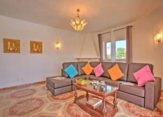 Villa Fragrancia Unico 4 Bedroom Villa Perfect For Families Pool - 3