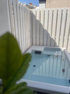 Lovely Athens Apartment 1 Bedroom Apartment Makarov Balcony Views - 4