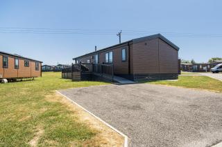 Atlantic Breeze Luxury Lodge sleep 6 - 1