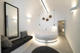 Splendid Santorini Suite Suite With Sea View And Hottub - 5