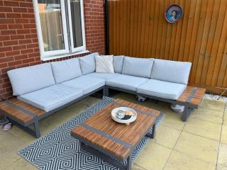 Family House with Garden & Free Parking Wokingham - 7