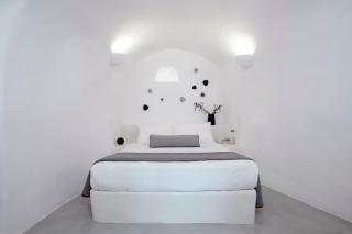 Deluxe 1 Bedroom Cave Villa Outdoor Hot Tub Santorini - 9