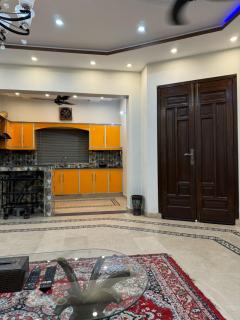 Cheerful 3 bedroom Upper Portion - 6
