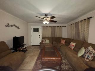 House few Minutes to Beach & Downtown St Pete - 8