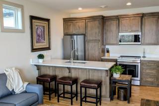 Henrys Fork Suites Suite One - 2