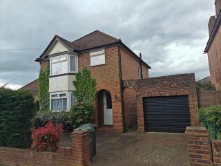 Entire 3-bed home in Guildford, Surrey, UK - 0