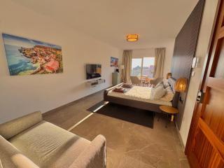 Bayview Haven Luxury 1 bedroom Suite - 3