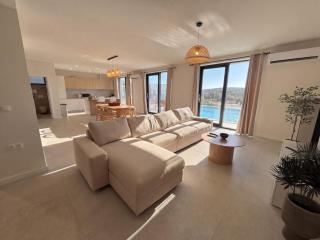 Modern House with Sea View - 8