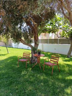 House by the sea - Aigio - 8