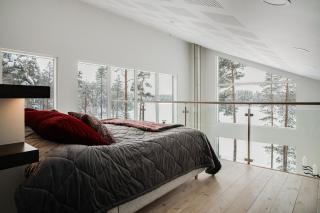 Luxury Lakefront Residence by Hilla Villas - 5