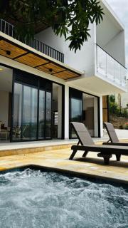 Casa con Jacuzzi, Piscina y Vista a la Naturaleza - 1