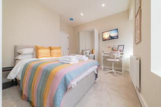 Luxury Boutique Suites Near City Centre - 4