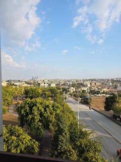 Cozy modern private apartment wit city view - 3