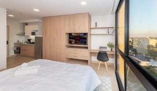 Modern Studio with Rooftop Pool City Views and WiFi - 2