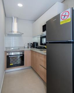 Chic One-Bedroom in a Prime Location with Pool and Gym - 5