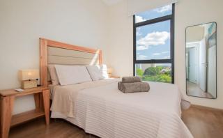 One BR with Balcony Walk to Malls Pool Gym - 9