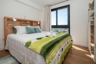 Prime Location One-Bedroom Near the Mall - 9