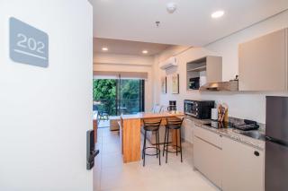 Spacious One-Bedroom Near Shopping and Dining - 9
