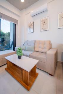 Spacious One-Bedroom Near Shopping and Dining - 5