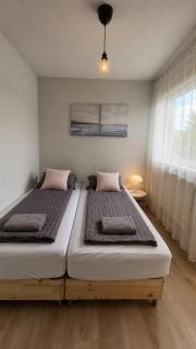 Penthouse near Reykjavík for 8 pp private parking hot tub - 4