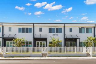 Columbus Cabanas - Modern, Spacious Townhouse In Heart of Tampa, Near Raymond James Stadium - 4