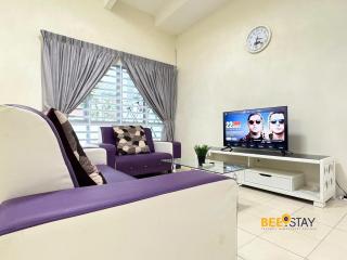 Meru House Landed 2 storey for 10pax - 0