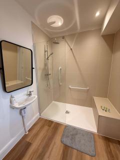 Modern Spacious Studio Near Torquay Harbour - 7