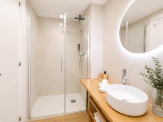 Roig Arena Suite Garden - 3