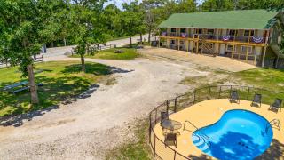 Trailhead Lodge - 8