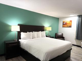 Baymont Inn & Suites by Wyndham Newton IA - 5