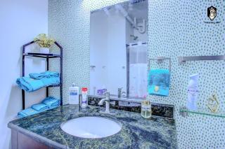 NEW Modern Spacious Loft in Downtown with free parking - 1