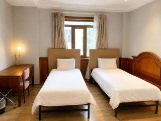Cavi Rooms 304 - 8