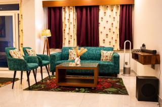 Luxe Wildlife Theme Studio With Cinema Projector - 8