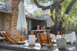 Newly Renovated North Austin Gem Yard BBQ - 9