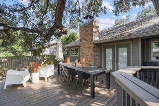 Newly Renovated North Austin Gem Yard BBQ - 1