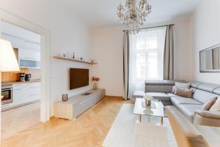 Old Town Royal Two Bedroom Apartment - 4