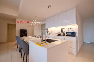 Midvalley Southkey Mosaic Suite by Vista Home - 5